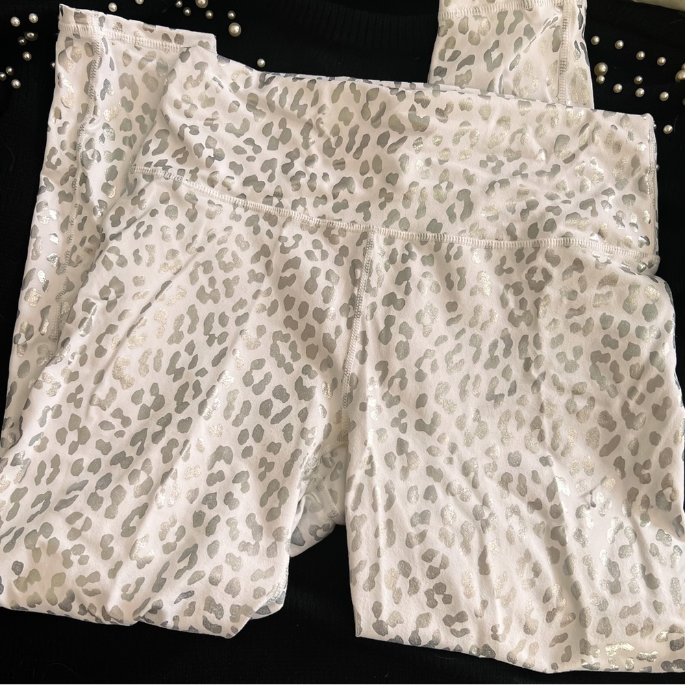 NEW! Leopard Metallic Fabletics Powerhold Leggings Sz M